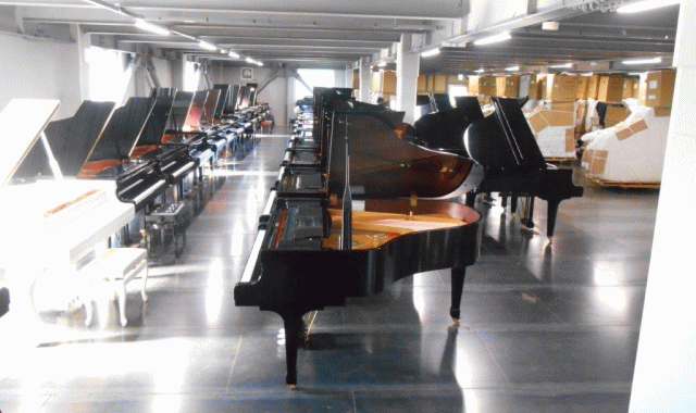 創業40年以上の歴史 日本最大級のピアノディーラー