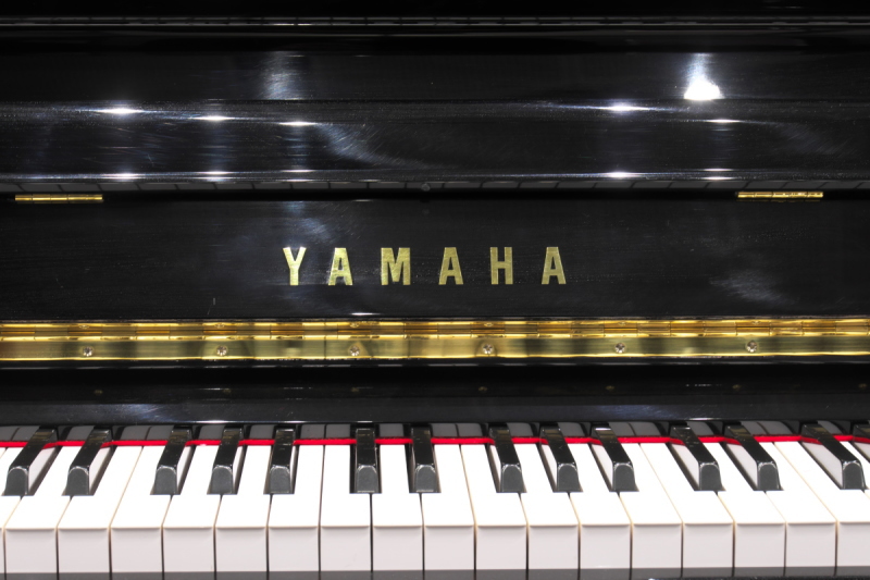 美品　アップライトピアノ　YAMAHA  U100